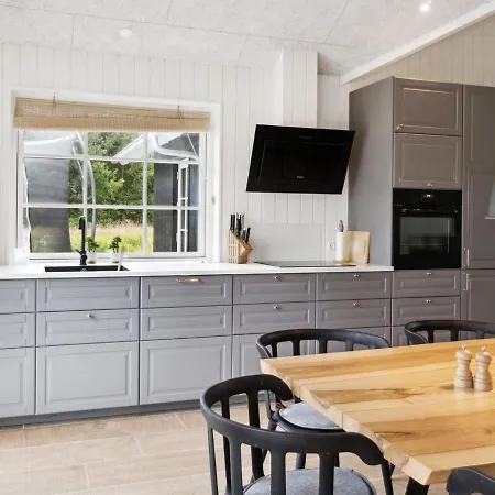 Bryngeir - 750m From The Sea In Djursland And Mols By Interhome Brøndstrup